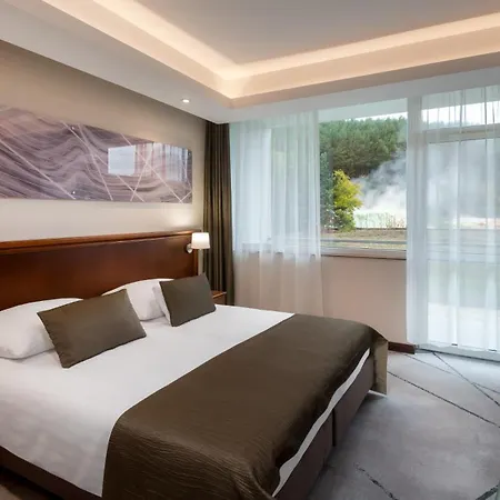 Hunguest Saliris Szálloda 4*